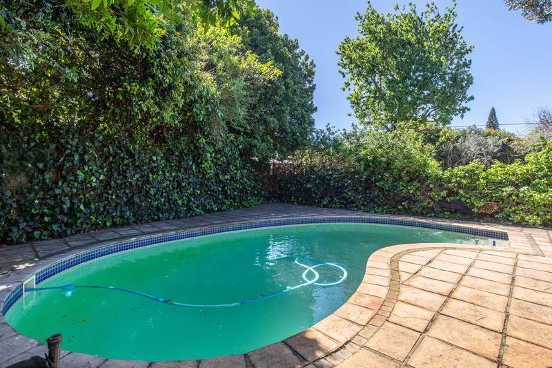 4 Bedroom Property for Sale in Constantia Western Cape